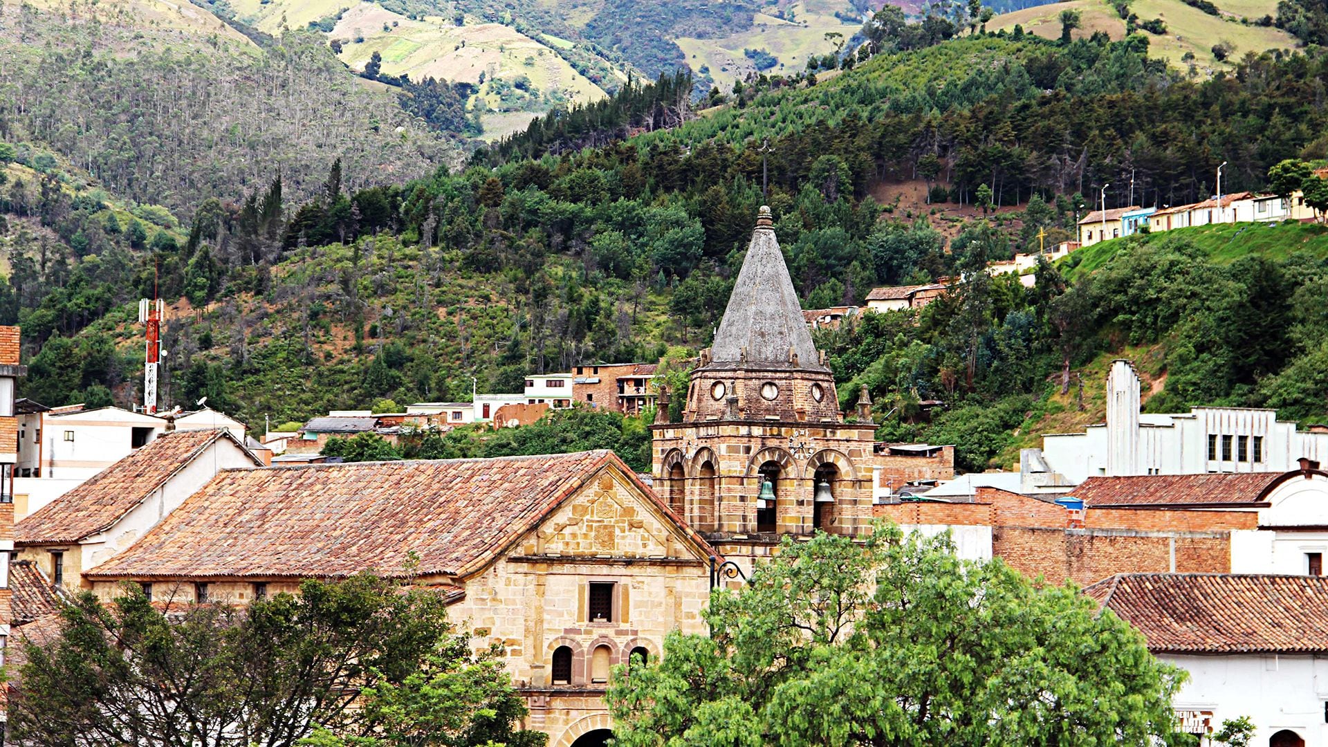 Paquetes de Viaje a Pamplona al Mejor Precio | Grupo Jeza